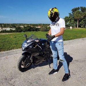 Meet your Posher, Sebas